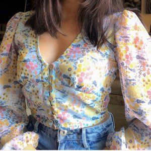 Cropped flowery top